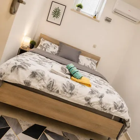 アパート Apartmens