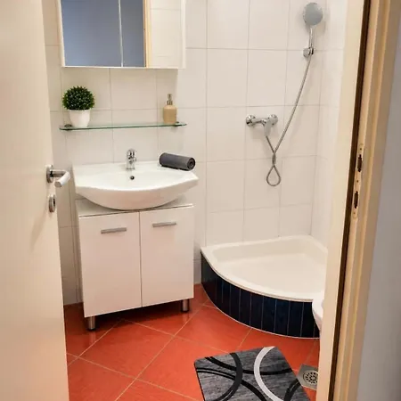 Apartmens Lägenhet